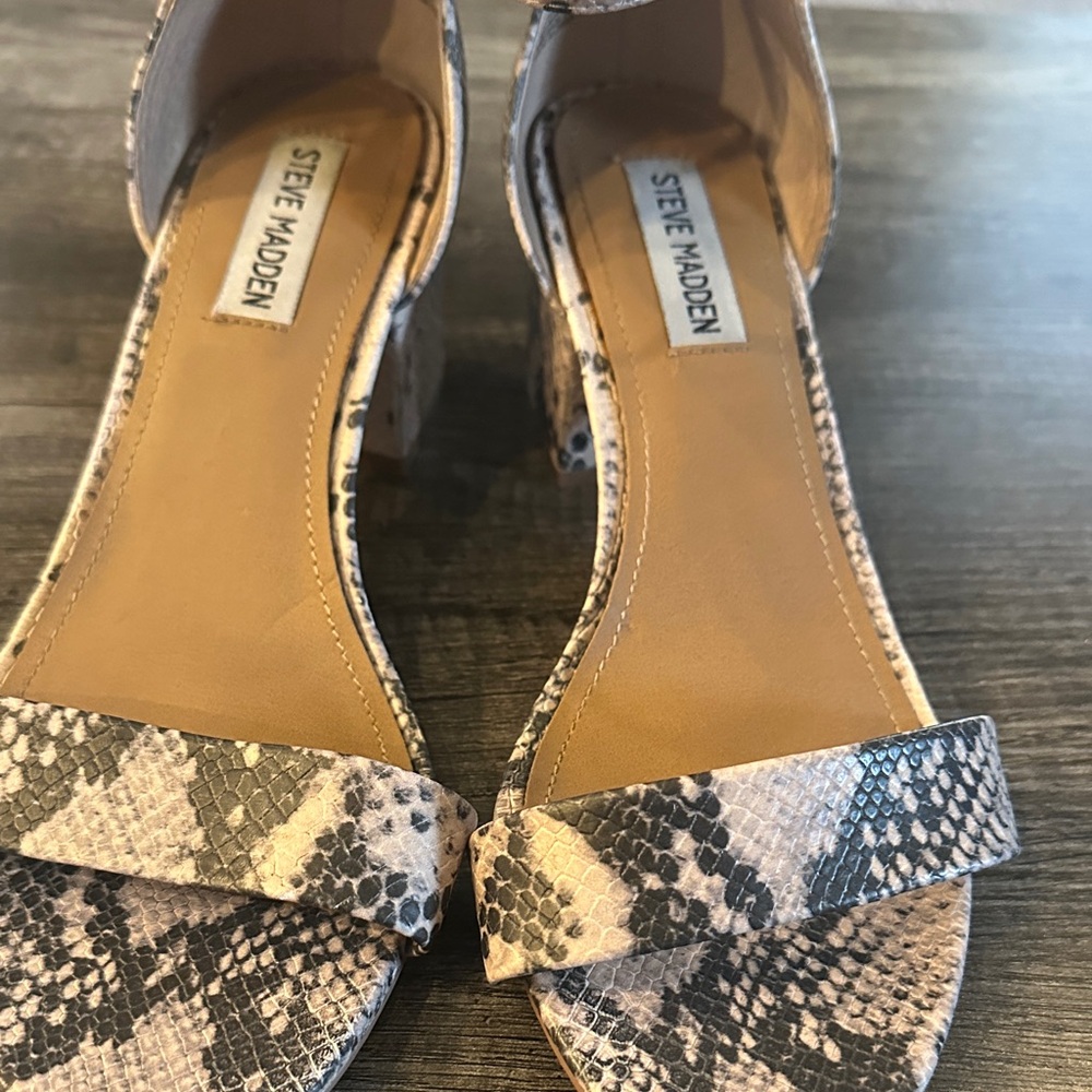 🖤 🏴‍☠️ Steve Madden "Irenee" Snake Print Heels - Picture 2 of 6